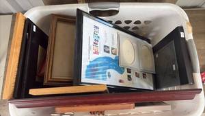 lot 320 image: Mixed Picture Frames