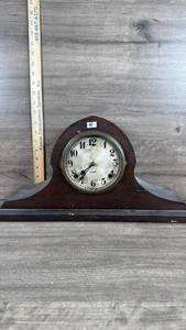 lot 334 image: Gilbert Wood Mantel Clock with Key Wind Movement