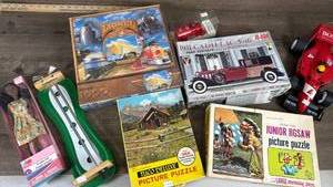 lot 346 image: Mixed Toy and Game Collection