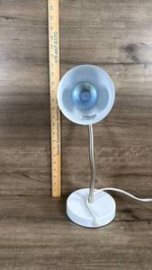 lot 352 image: White Adjustable Desk Lamp&nbsp