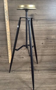 lot 356 image: Tripod Stand