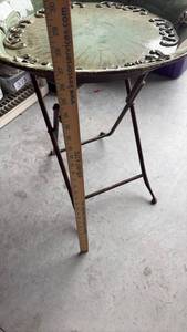 lot 381 image: Decorative Metal Folding Tray Table with Ornate Green Finish