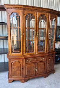 lot 403 image: Traditional Oak China Cabinet with Glass Display Hutch