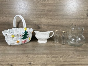 lot 302 image: White Christmas Tree Ceramic Basket with mixed Glassware