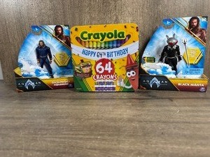 lot 171 image: Mixed Toy and Craft Lot - Aquaman Figures and Crayola Crayon Set