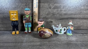 lot 304 image: Mixed Collectible Figurines and Decorative Items Lot