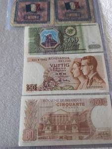 lot 303 image: Mixed World Currency Banknote Collection
