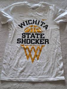 lot 500 image: Nike Wichita State Shocker Basketball T-Shirt - Youth Medium
