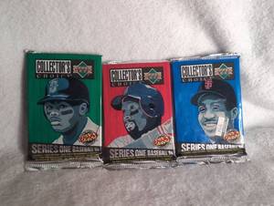 lot 1012 image: 1994 Upper Deck Collectors Choice Series One Baseball Card Packs - 3 ct