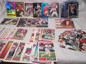 lot 2005 image: Kansas City Chiefs Football Trading Card Collection- 76 ct