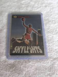 lot 2514 image: 1993 Upper Deck Michael Jordan Skylights Basketball Card #466