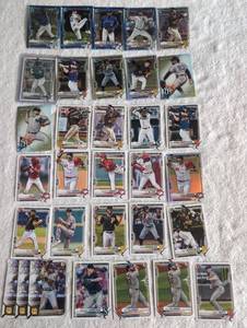 lot 3002 image: MLB Baseball Trading Card Collection Mixed Teams and Players- 32 ct