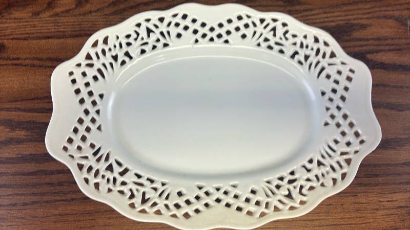 lot 5333 image: White Pierced Ceramic Serving Plate with Lattice Border