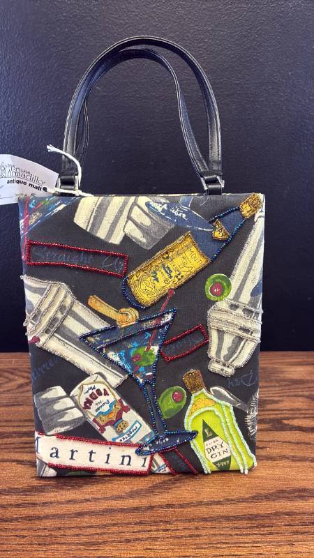 lot 5368 image: Artist Themed Decorative Handbag with Handle