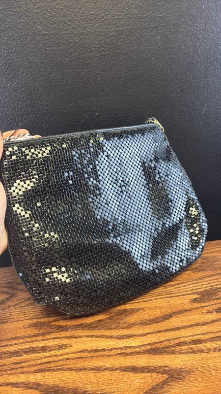 lot 5371 image: Black and Gold Metal Mesh Evening Purse with Chain Strap