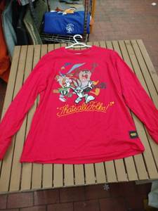 lot 58265 image: Looney Tunes red long sleeve t-shirt - 2XL