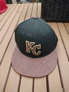 lot 58314 image: New Era Mens Kansas City Royals 59FIFTY Snapback Hat