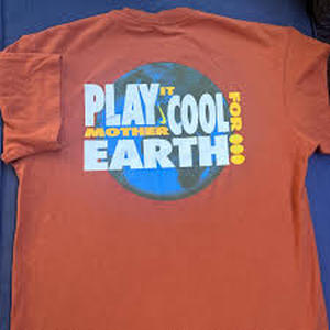lot 58262 image: Nike Sportswear Play It Cool For Mother Earth t-shirt in russet orange - XL