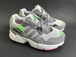 lot 58354 image: Adidas Yung-96 sneakers - 4.5