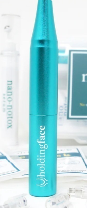 lot 102 image: Holding Face Nano Notox Blue Battery Operated Skin Beauty Device - Salon Quality - Tips sold Separately, Device only no Box