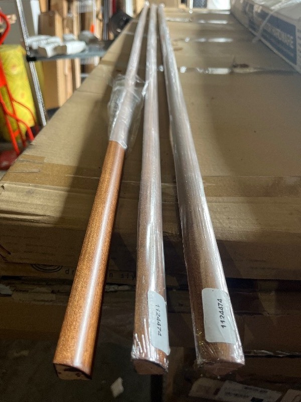 lot 66 image: Bundle of 3 Beautiful Quality Wooden Qrt Round Molding � x 72 - Brown