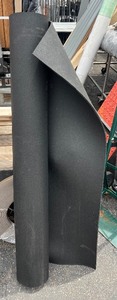lot 22 image: XL Heavy Duty Rubber Mat - Great for Home Gyms - Garages - Workshops Etc 5 x 8