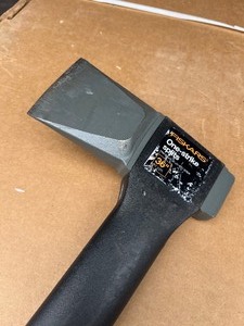 lot 11 image: Fiskars X36 Super Splitting Axe 36, Forged Steel Blade for More One-Strike Splits on Large Logs, Shock-Absorbing FiberComp Handle