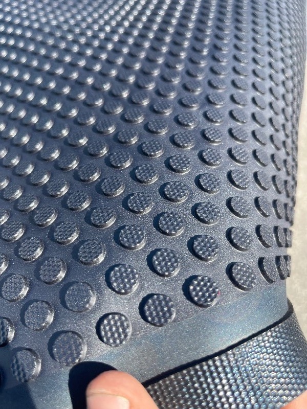 lot 144 image: 3 x 5 Professional Quality Anti Slip Rubber Mat - Bubbled Texture - See images