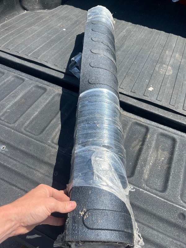 lot 462 image: 8 Truck Bed Rubber Protection Mat - Ribbed Design no Wheel Well sides see images (TM636)