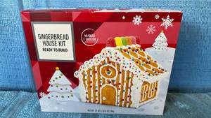 lot 2036 image: Ready to Build Gingerbread House Kit 12 count