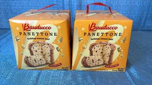 lot 2051 image: Bauducco Panettone Holiday Sweet Loaf Set