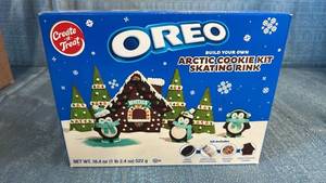 OREO Arctic Cookie Kit Skating Rink Build Your Own 13 count