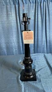 lot 3002 image: Threshold Black Table Lamp Base Large 21 Inch