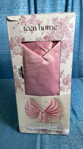 lot 3045 image: Teen Home Pink Fabric Bow Wall Hanging Decoration