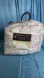 lot 3058 image: Urban Playground TwinTwin XL Comforter Set with Star Pattern