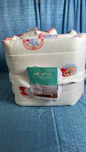 lot 3059 image: Pillowfort Patisserie Pets Quilt Set FullQueen