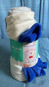 lot 3066 image: Pillowfort Paris Patisserie Plush Throw Blanket