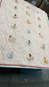 lot 3069 image: Disney Princess Characters Handmade twin Quilt