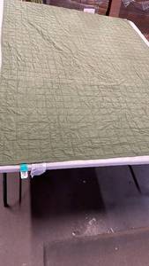 lot 3074 image: Pillowfort Green Diamond Quilted Twin Bedspread