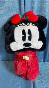 lot 3084 image: Disney Minnie Mouse Nogginz plush travel pillow and throw blanket set
