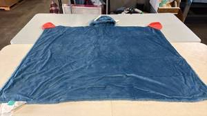 lot 8013 image: Pillowfort Brand Marvel��s Captain America Hooded Blanket with Built-in Hand Mitts and Signature Star Design on Back