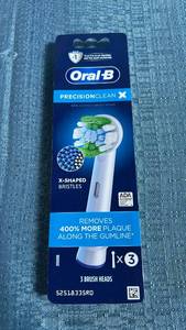 lot 8028 image: Oral-B PrecisionClean Electric Toothbrush Replacement Heads 3 Pack
