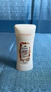lot 8029 image: Dove Gingerbread Delight Holiday Deodorant Stick