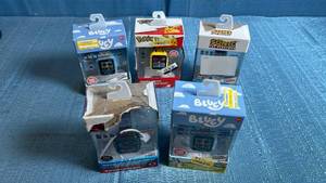 lot 8050 image: Kids Character Smartwatch Collection Set