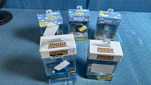 lot 8051 image: Sonic the Hedgehog and Bluey Smartwatch Collection