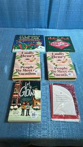 lot 8081 image: Mixed Book Collection - Childrens Christmas Holiday and Contemporary Fiction