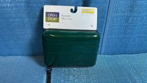 lot 8083 image: Open Story Green Hardside Mini Travel Case