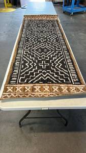 lot 8110 image: Threshold Global Rug Runner Black and Tan Geometric Pattern