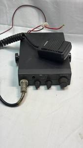 lot 11 image: Uniden PRO 510XL CB Radio with Microphone
