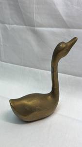 lot 27 image: Brass Swan Decorative Figurine